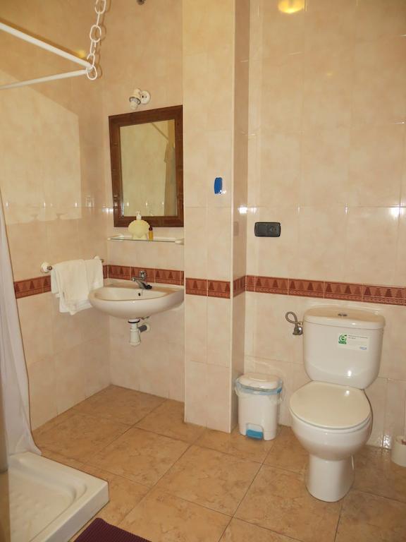 Hostal Restaurante Reina El Tejar Екстериор снимка