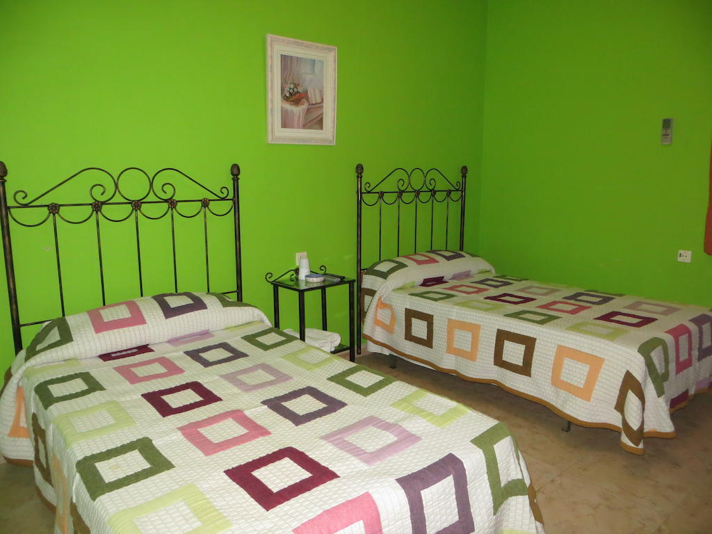 Hostal Restaurante Reina El Tejar Екстериор снимка