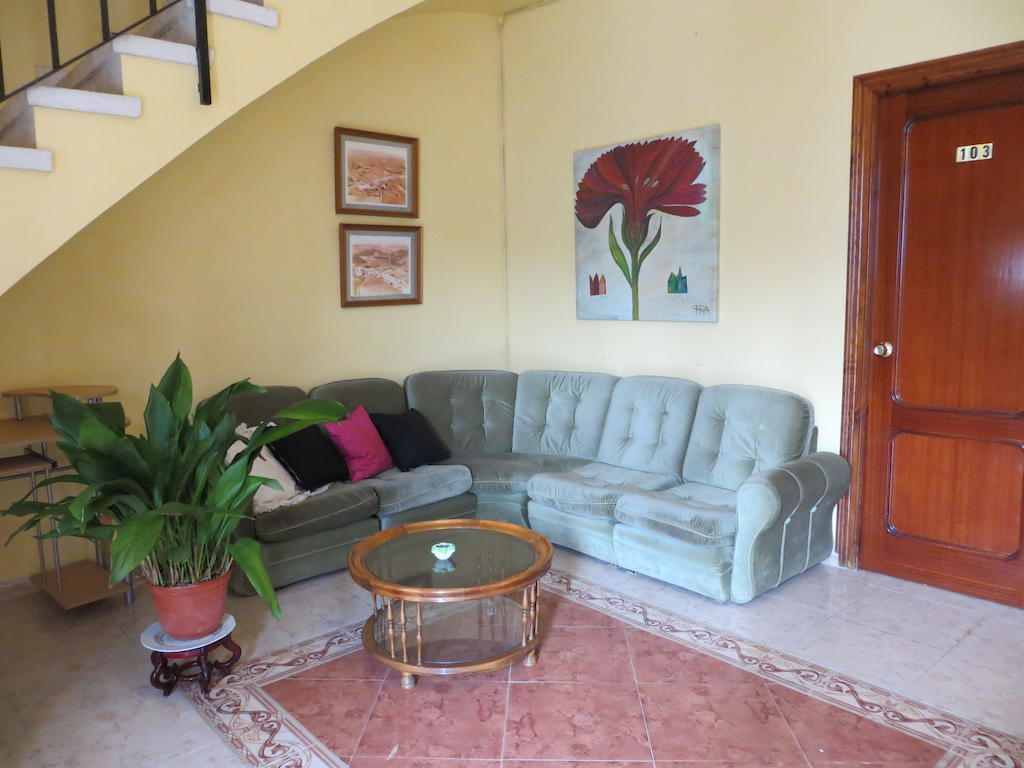 Hostal Restaurante Reina El Tejar Екстериор снимка