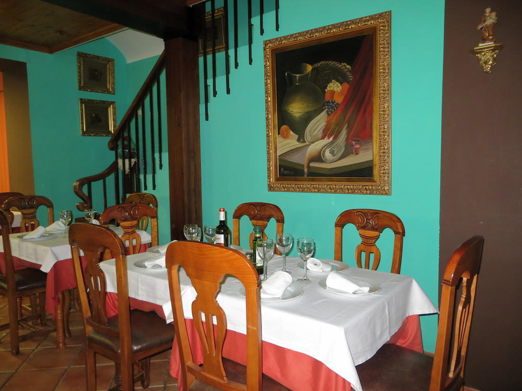 Hostal Restaurante Reina El Tejar Екстериор снимка