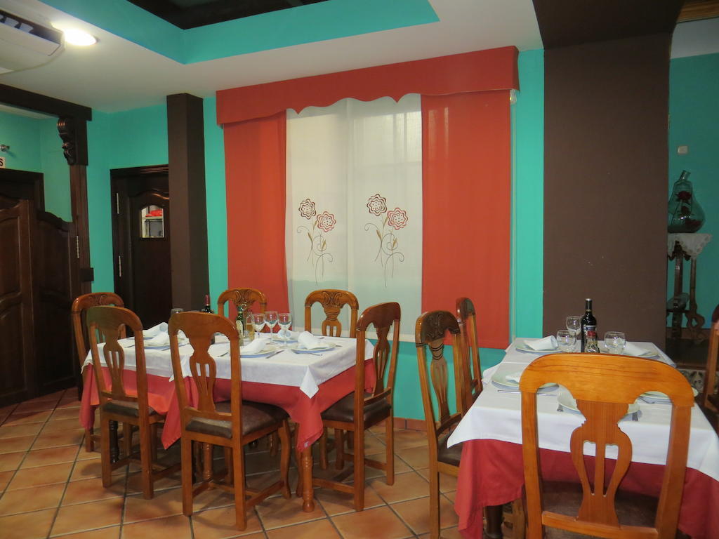 Hostal Restaurante Reina El Tejar Екстериор снимка