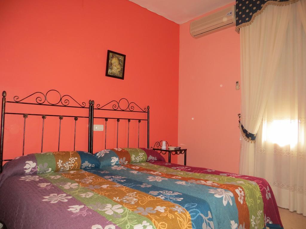 Hostal Restaurante Reina El Tejar Екстериор снимка