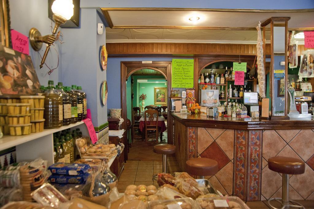 Hostal Restaurante Reina El Tejar Екстериор снимка